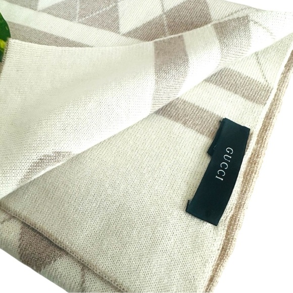 GUCCI Oatmeal & Cream Argyle & Stripe Reversible Monogram Wool Silk Scarf 10x70” - Picture 8 of 8